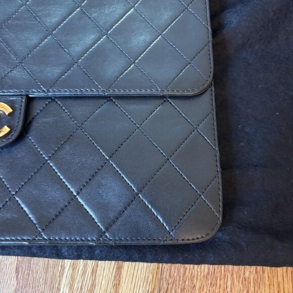 Authentic CHANEL black lambskin vintage classic single flap 24k gold - Picture 5 of 16